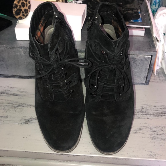earth boone ankle bootie